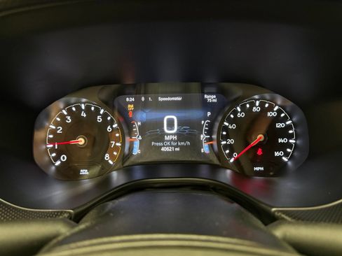 Used 2025 Jeep Compass Trailhawk AWD/4WD image 13