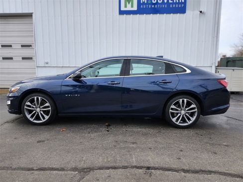 Used 2022 Chevrolet Malibu LT image 2