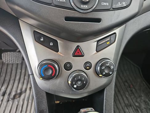 Used 2015 Chevrolet Sonic LT image 19