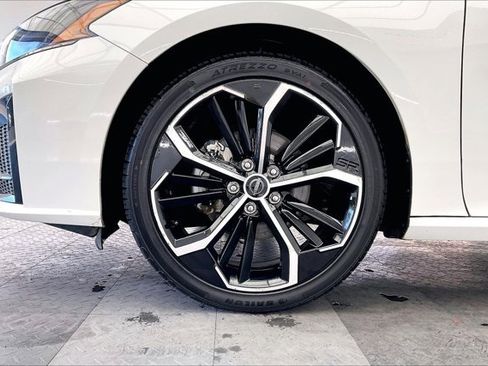 Used 2023 Nissan Altima 2.5 SR image 8