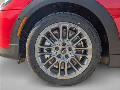 Used 2025 MINI Cooper 2-Door Hardtop image 10
