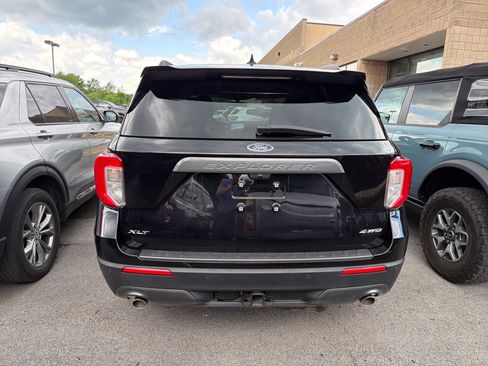 Used 2023 Ford Explorer XLT w/ Equipment Group 202A AWD/4WD image 6