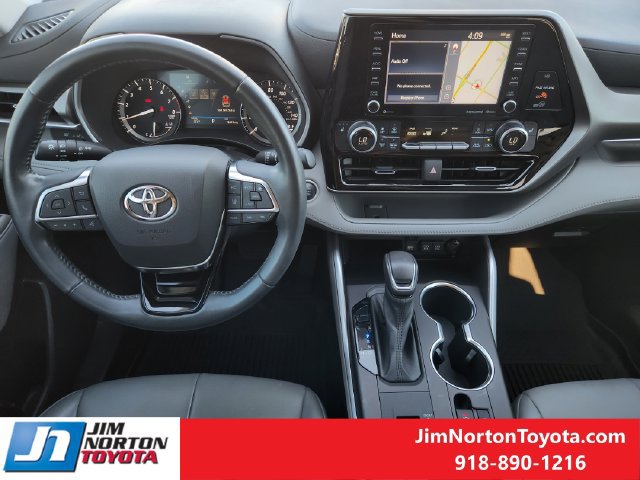 Used 2021 Toyota Highlander XLE FWD image 27