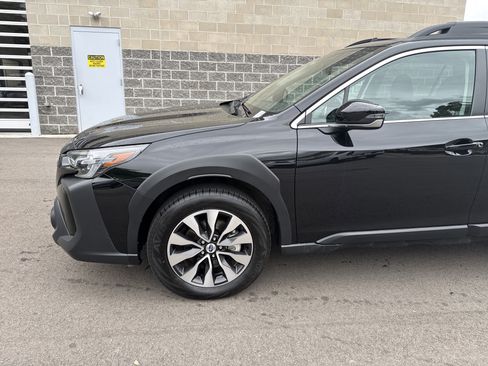 Used 2025 Subaru Outback Limited XT image 2