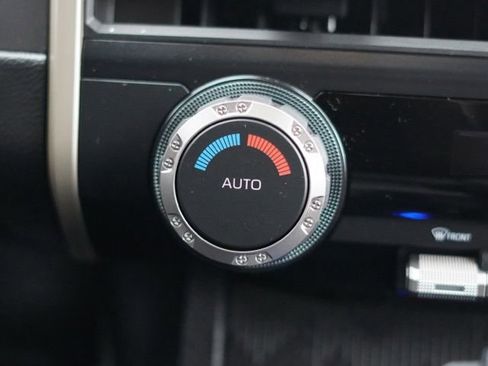 Certified 2025 Toyota Tacoma TRD Sport image 28