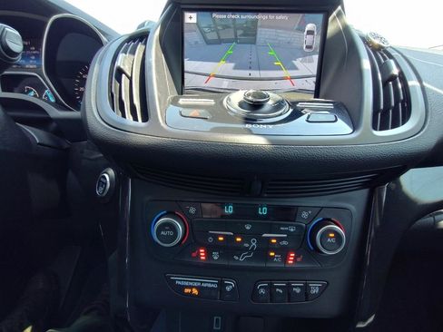 Used 2019 Ford Escape Titanium AWD/4WD image 24