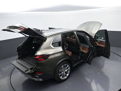 Used 2025 BMW X5 xDrive40i image 44