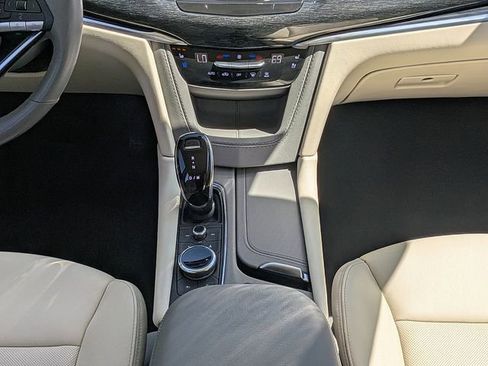 Certified 2023 Cadillac XT6 Premium Luxury w/ Technology Package FWD image 18