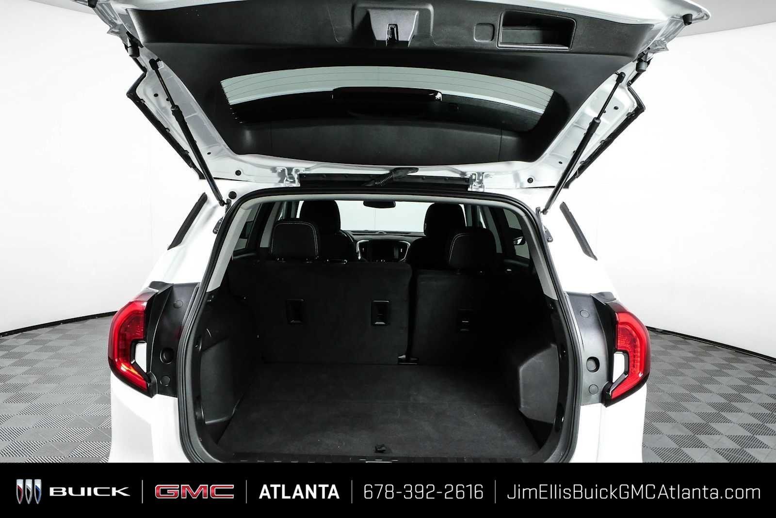 Used 2023 GMC Terrain SLE FWD image 30