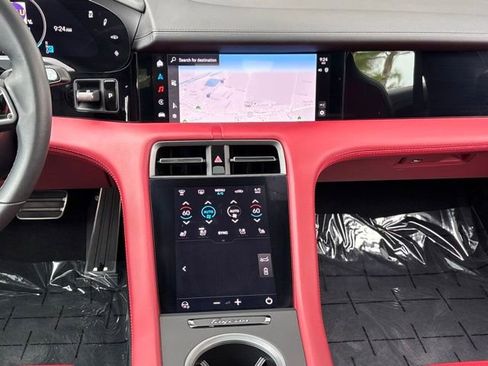 Used 2025 Porsche Taycan image 29