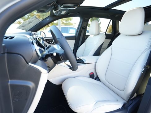 New 2026 Mercedes-Benz GLC 300 4MATIC image 32