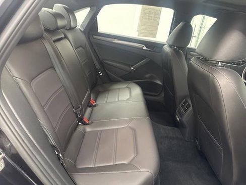Used 2022 Volkswagen Passat 2.0T R-Line image 13