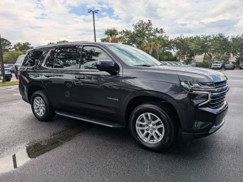 Used 2022 Chevrolet Tahoe LT RWD image 2