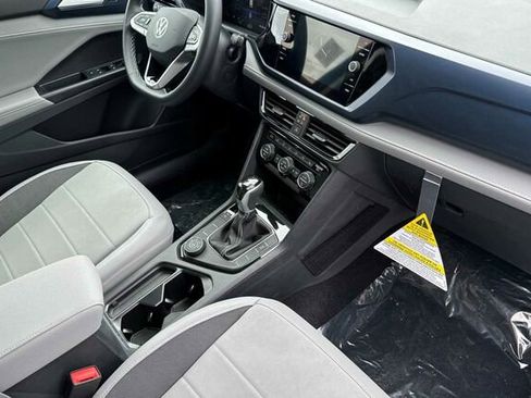 New 2024 Volkswagen Taos SE image 16