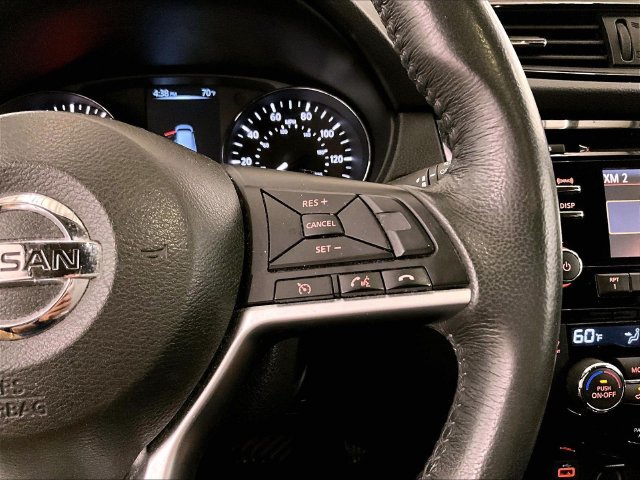 Used 2017 Nissan Rogue SV w/ Midnight Edition AWD/4WD image 19
