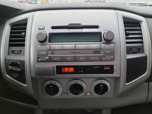 Used 2010 Toyota Tacoma 4x4 Double Cab image 11