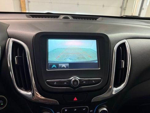 Used 2018 Chevrolet Equinox LT image 18