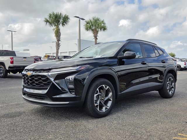 Certified 2024 Chevrolet Trax LT w/ Driver Confidence Package FWD image 2
