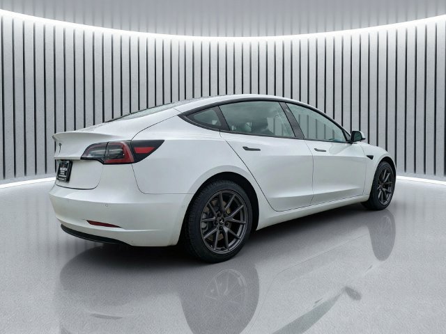 Used 2022 Tesla Model 3 RWD image 4