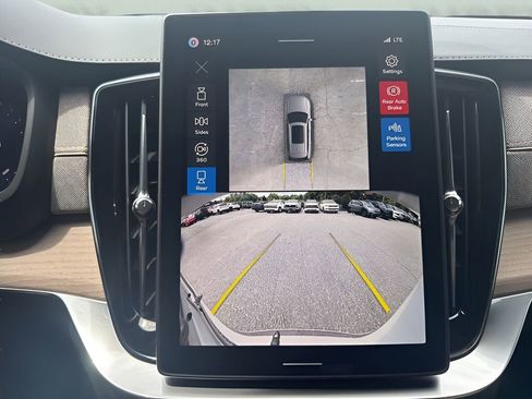 Used 2026 Volvo XC90 B6 Plus w/ Protection Package Premier AWD/4WD image 22