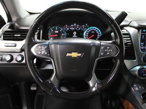 Used 2020 Chevrolet Suburban Premier image 11