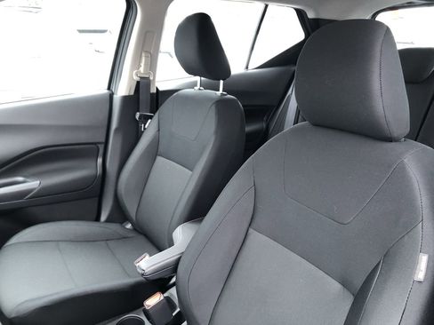 New 2025 Nissan Kicks Play S image 21