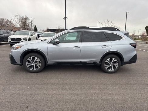 Used 2022 Subaru Outback Limited image 6