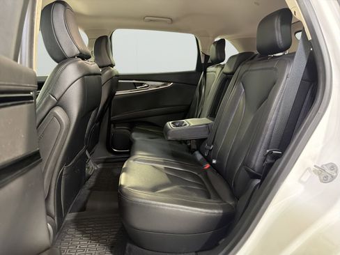 Certified 2022 Lincoln Nautilus FWD w/ Premium Package image 10