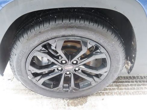 Used 2022 GMC Terrain SLE w/ Driver Convenience Package image 16