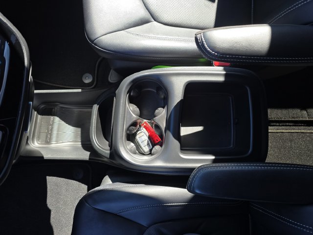 Used 2025 Chrysler Pacifica Select FWD image 24