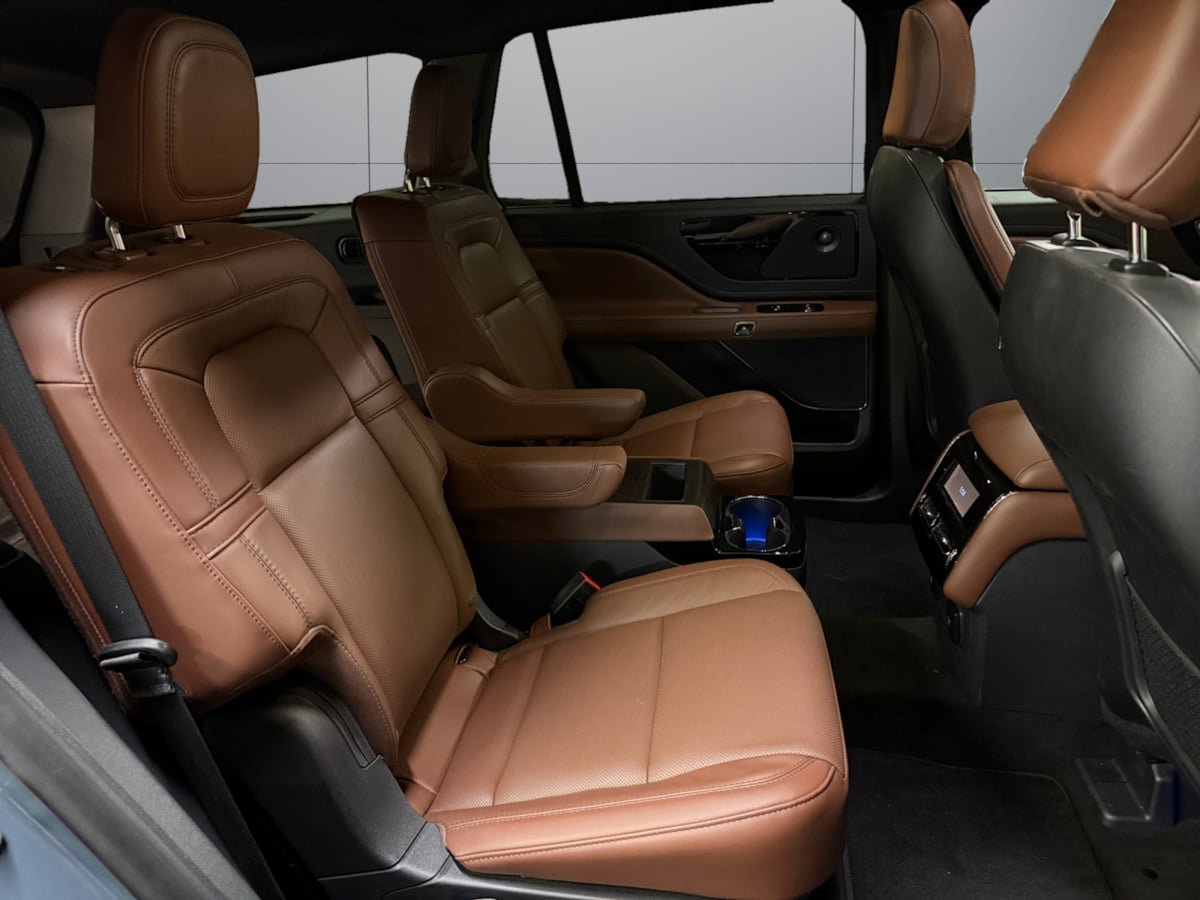 Used 2026 Lincoln Aviator Reserve w/ Illumination Package RWD image 18