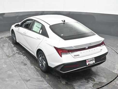 New 2026 Hyundai Elantra Blue image 43