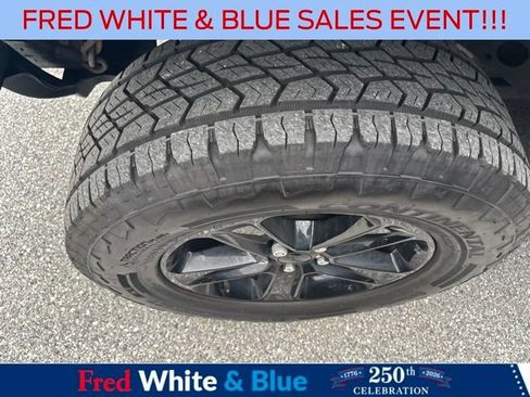 Used 2020 Jeep Wrangler Unlimited Sahara AWD/4WD image 7