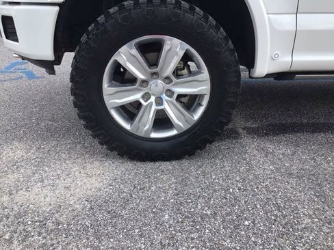 Used 2018 Ford F150 Platinum w/ Equipment Group 701A Luxury AWD/4WD image 3