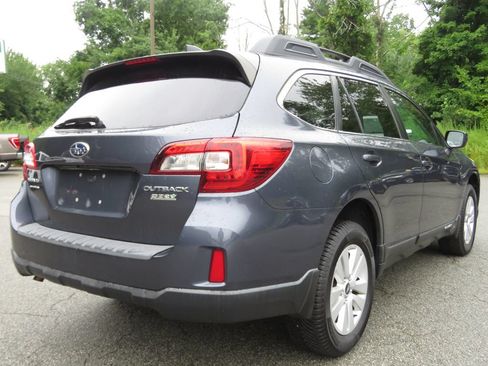 Used 2017 Subaru Outback 2.5i Premium AWD/4WD image 5