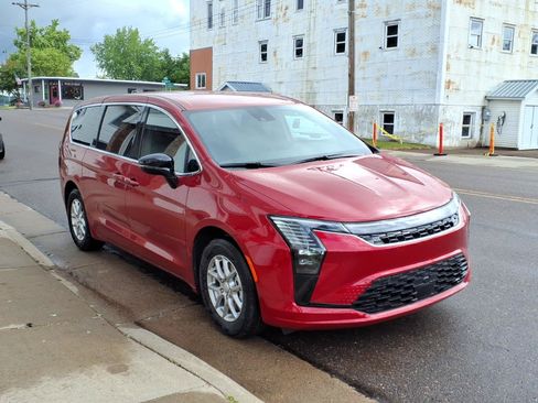 New 2027 Chrysler Pacifica Select w/ Family Tech Group FWD image 3