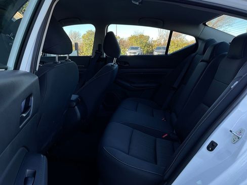 Used 2025 Nissan Altima 2.5 SV image 12