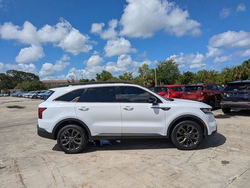 Certified 2023 Kia Sorento X-Line EX AWD/4WD image 9