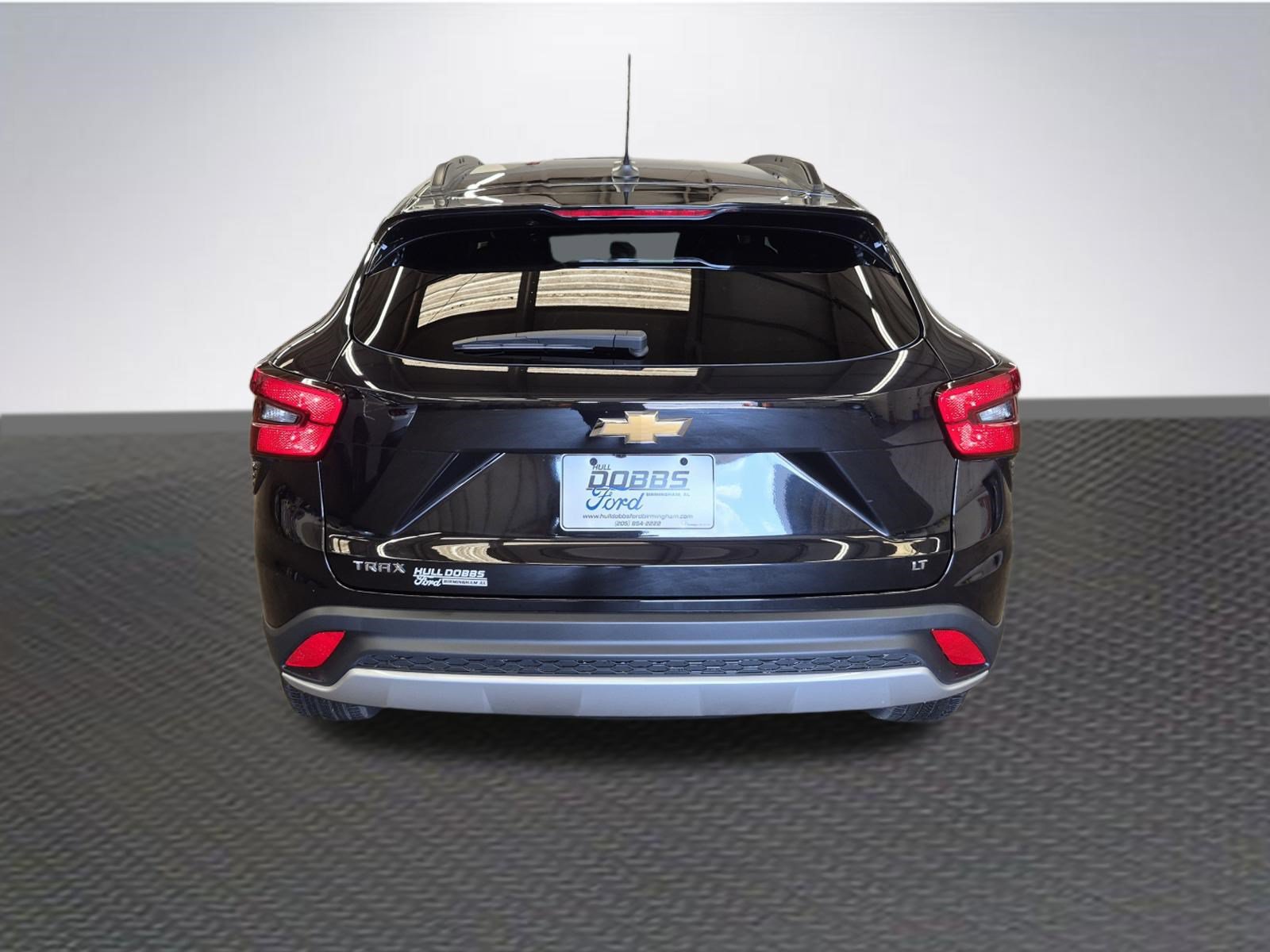 Used 2025 Chevrolet Trax LT FWD image 6