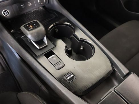 Used 2023 Nissan Rogue S image 7