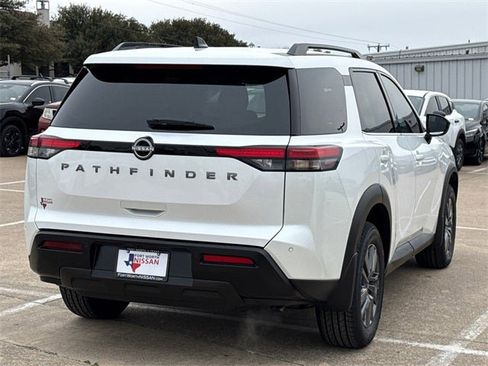 New 2026 Nissan Pathfinder SV image 9