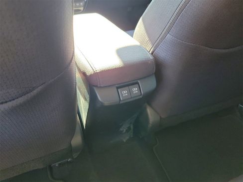 Used 2022 Toyota Prius Prime LE image 10