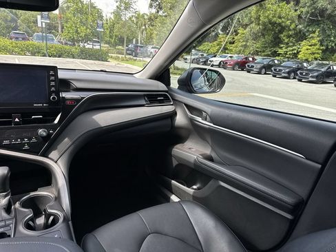 Used 2021 Toyota Camry XSE FWD image 15