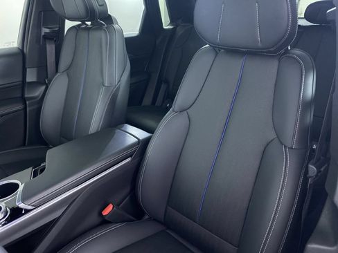 Certified 2024 Cadillac Lyriq Luxury AWD/4WD image 11