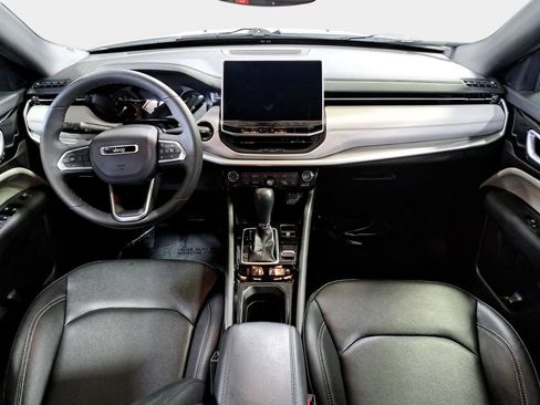 Certified 2025 Jeep Compass Limited image 2