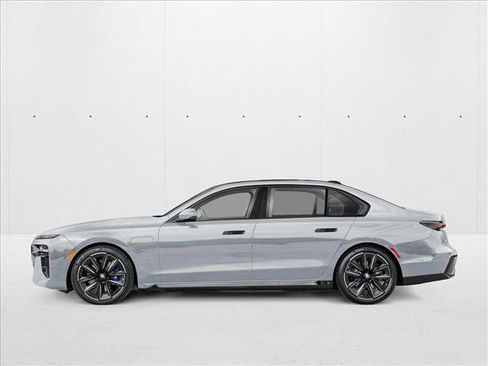 New 2025 BMW 750e xDrive w/ Premium Package image 3