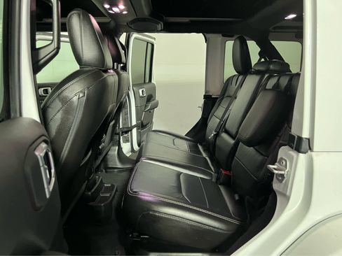 Used 2022 Jeep Wrangler Unlimited Sahara w/ Cold Weather Group image 21