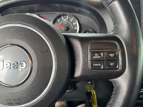 Used 2015 Jeep Wrangler Unlimited Sport w/ Quick Order Package 24S AWD/4WD image 19