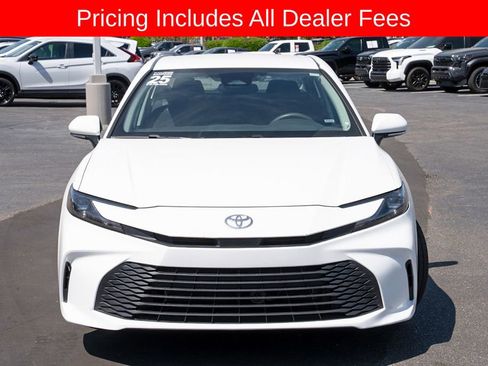 Used 2025 Toyota Camry LE FWD image 2