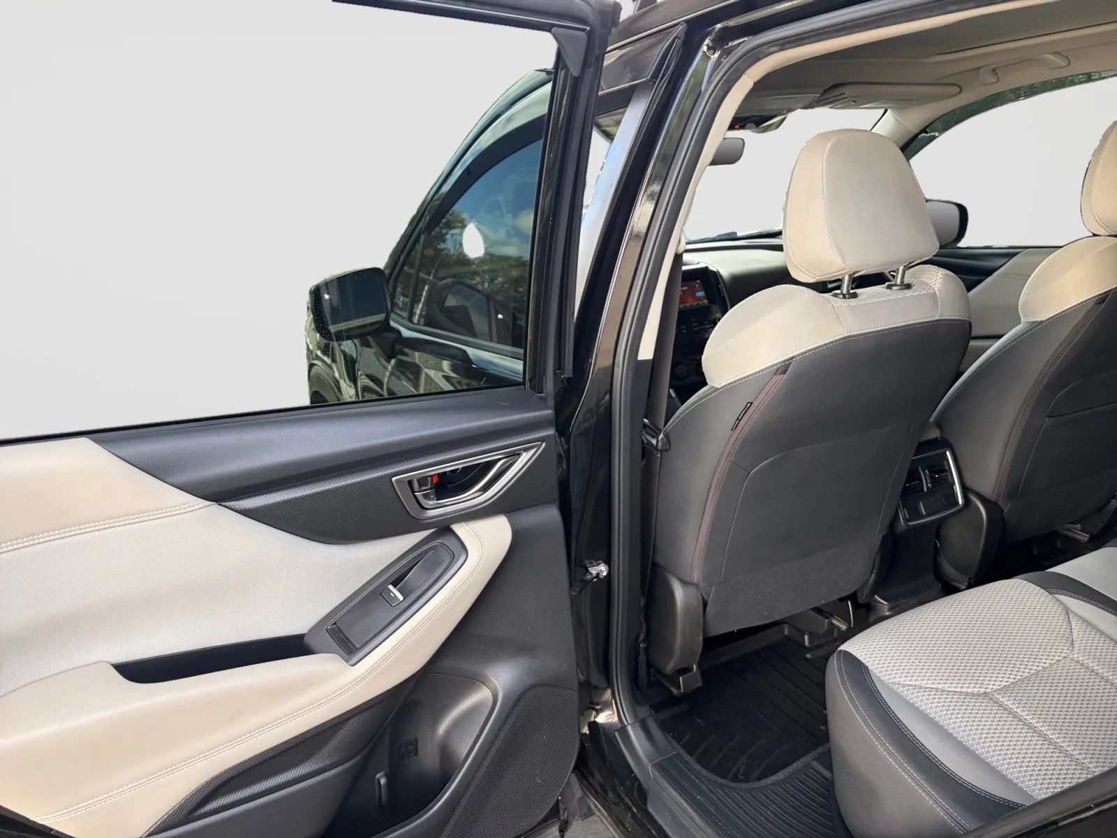Used 2020 Subaru Forester Premium w/ Popular Package #1 AWD/4WD image 14